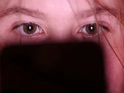 Warum teilen Kinder das?: Wenn KI-Nacktbilder im Klassenchat landen
