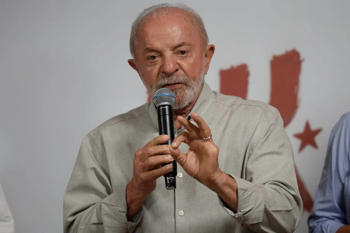 Único jeito é ganhar voto, diz Lula após pesquisa Datafolha
