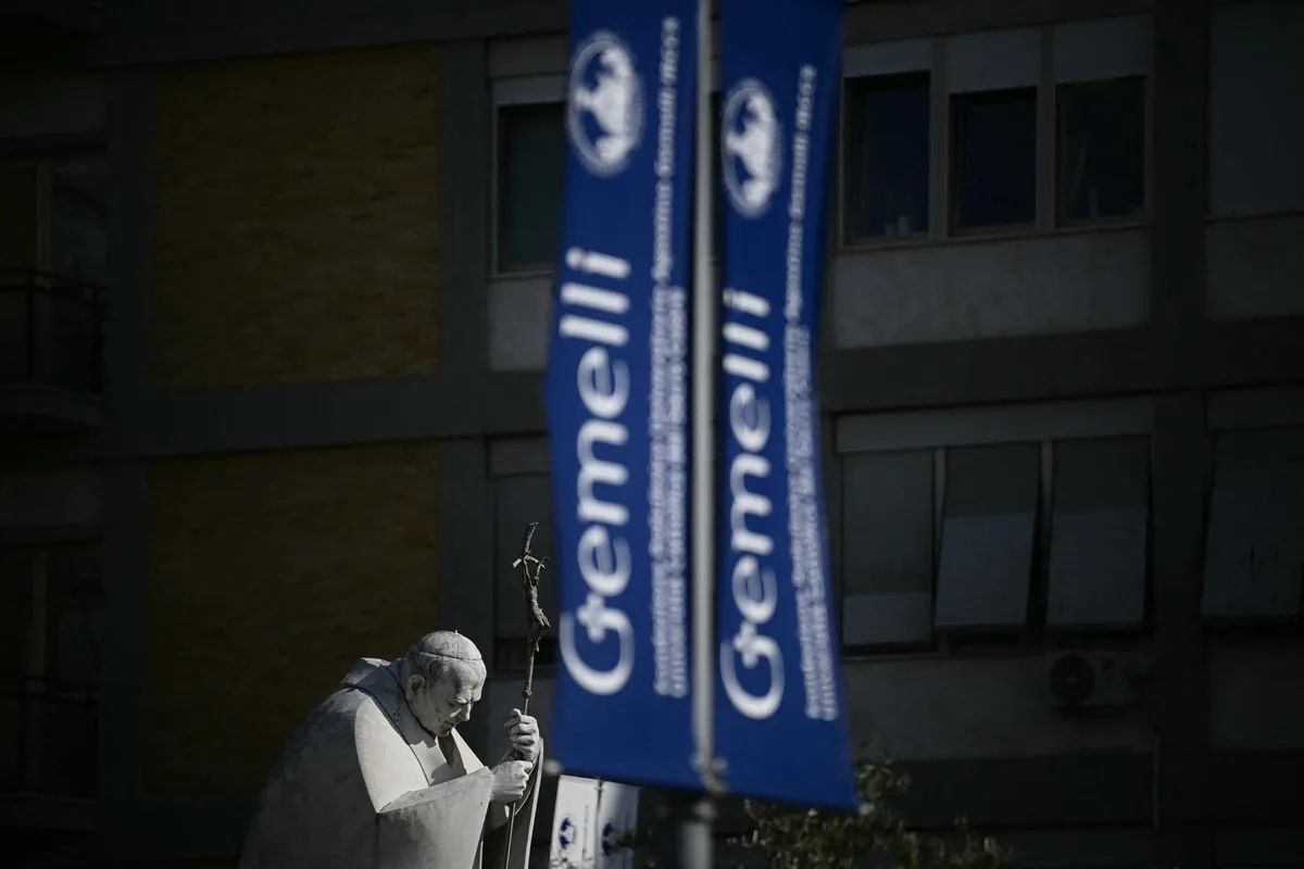 Opération de Léon XIV : l’hôpital Gemelli, une institution au chevet des papes depuis Jean-Paul II