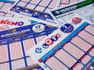 Elle coche deux fois les mêmes numéros à la loterie… et remporte deux fois le jackpot