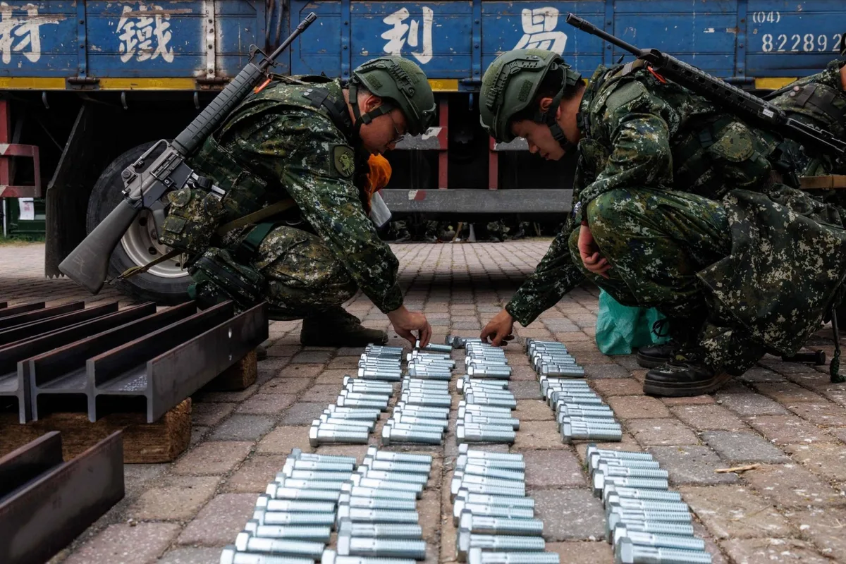 On islands key to Taiwan’s defense, troops prepare for a Chinese first strike