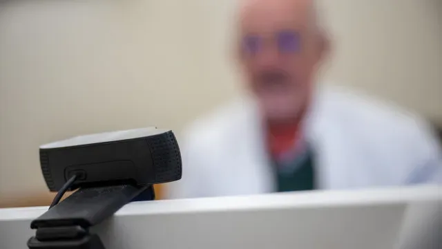 Investigadores sugerem "modelo híbrido de consulta"