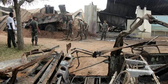 Bombardement de Bouaké en 2004 : les familles des victimes portent plainte contre un marchand d’armes