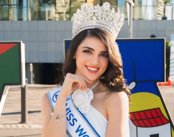 ¡El Salvador pisa fuerte en Vietnam! El desempeño de Adriana Rivas enciende la ilusión de la corona en Miss Mundo 2026