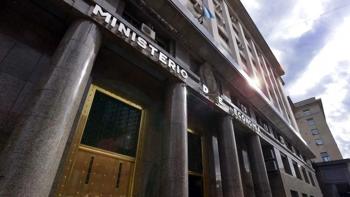 Deuda: Economía enfrenta vencimientos por $14 billones y el mercado pone el foco en el nivel de rollover