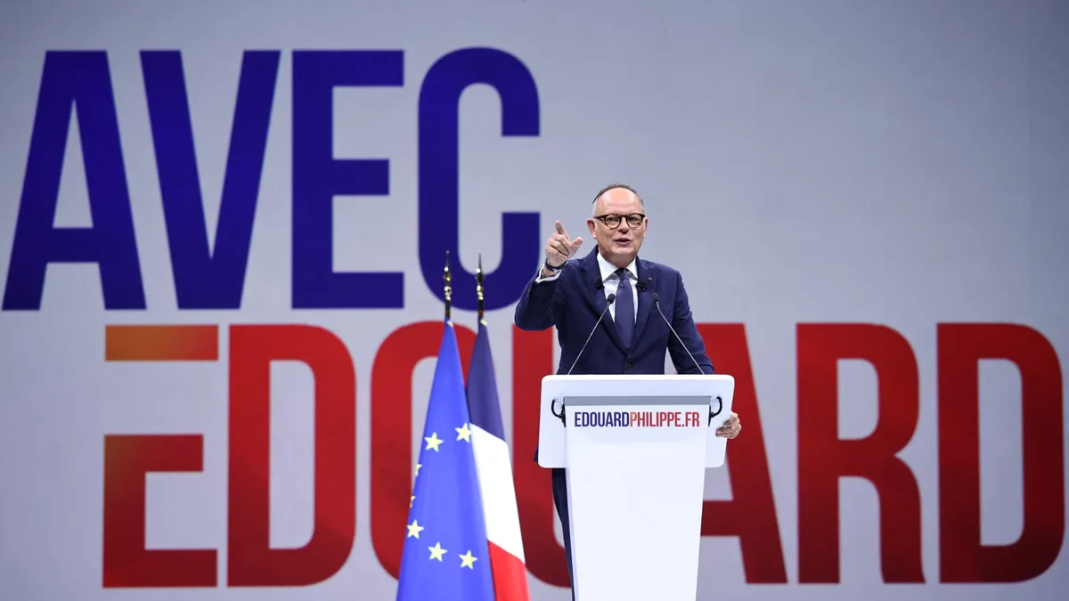 Édouard Philippe salue le ralliement de Gérald Darmanin à sa candidature présidentielle reconnaissant en lui "une complémentarité utile"