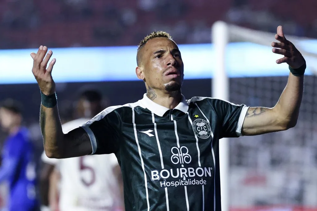 ‘Lei Vini Jr.’ volta a ser aplicada e gera expulsão no Athletiba