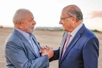 Lula prepara anúncio de que zerou fila do INSS em disputa por eleitor 60+