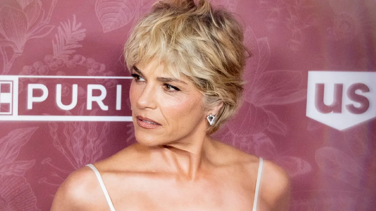Sie soll Stewardess gebissen haben - Selma Blair nach Ausraster im Flugzeug festgenommen