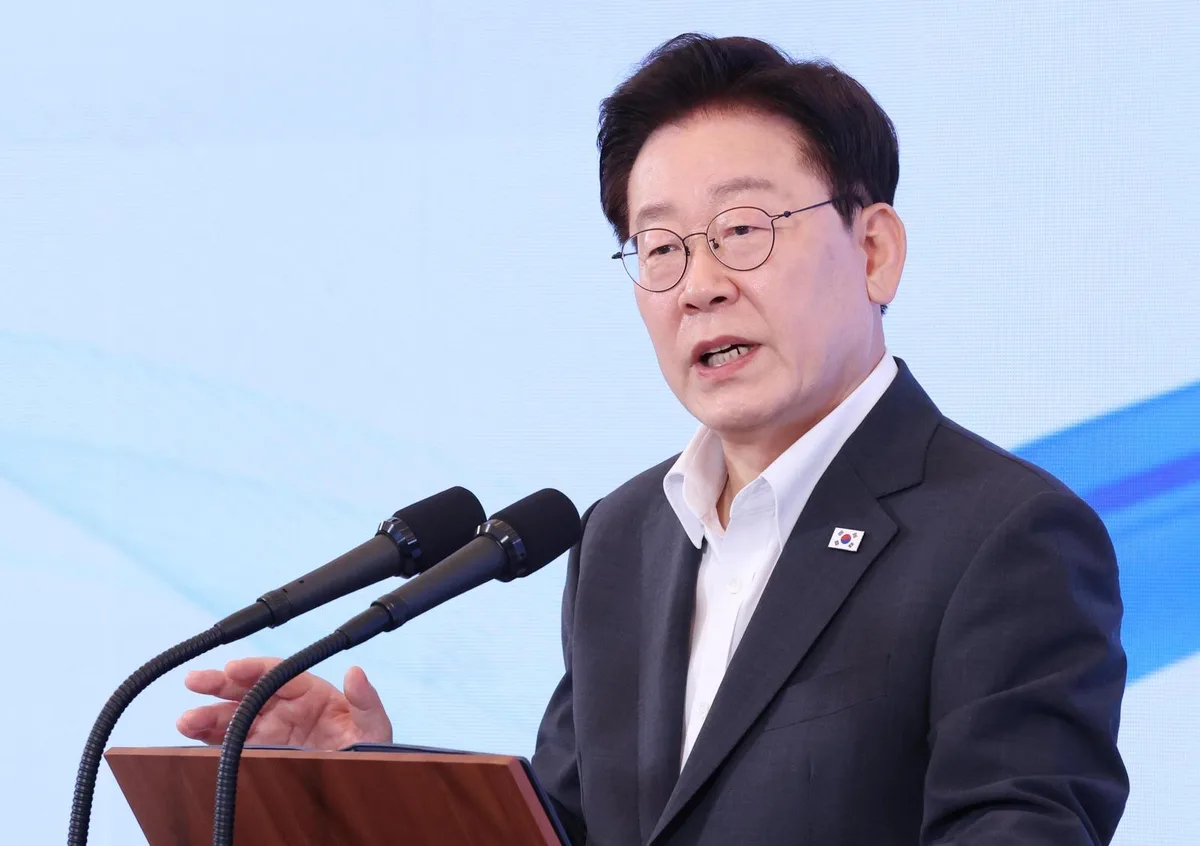 李 지지율 42%로 취임후 최저… 부정평가 첫 50%
