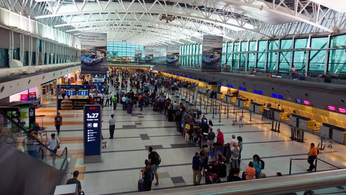 Boom de compras al exterior: los paquetes que llegan al aeropuerto de Ezeiza crecieron un 160% en un año