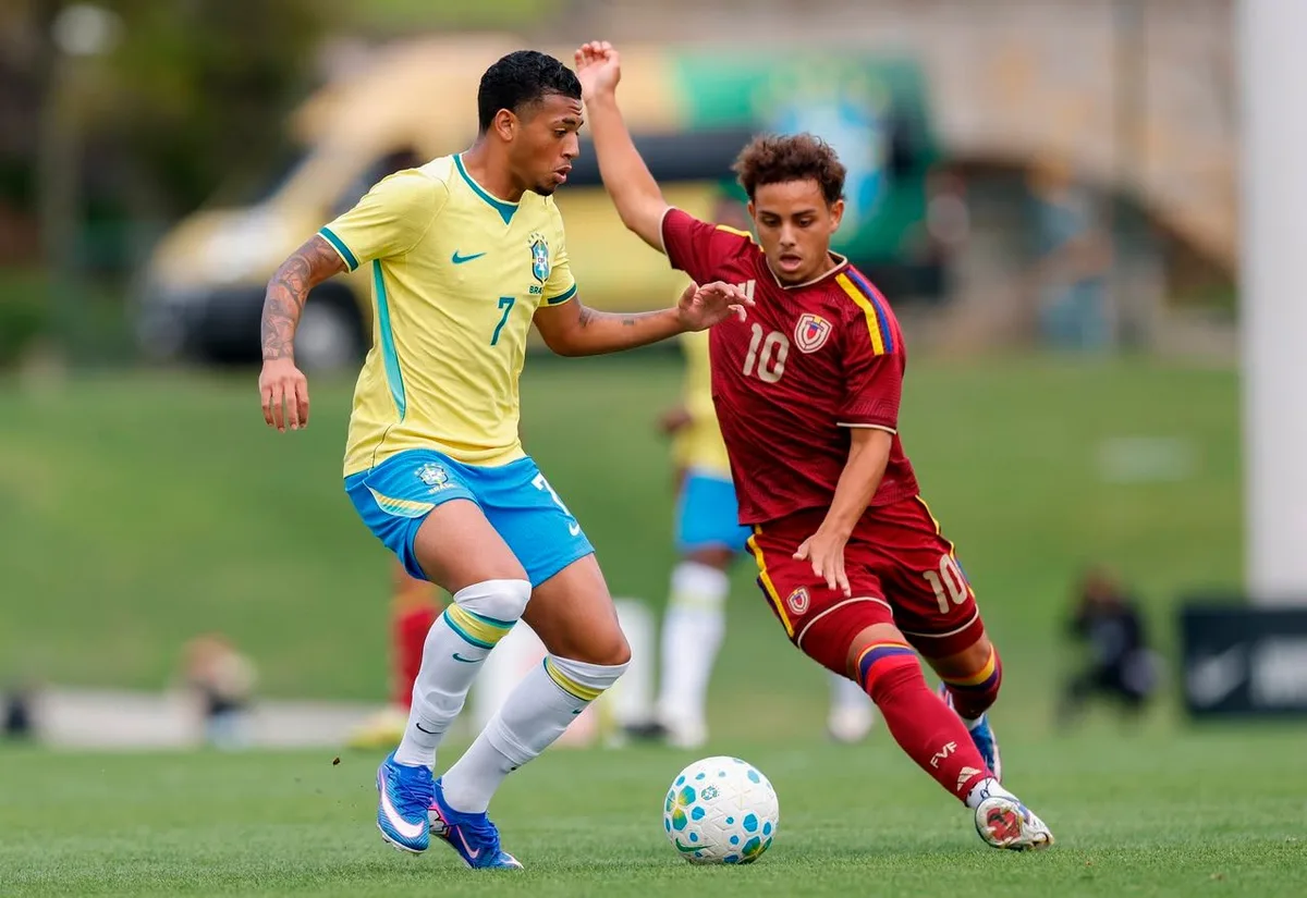 Joia do Bahia brilha, dá assistência e marca gol em jogo do Brasil