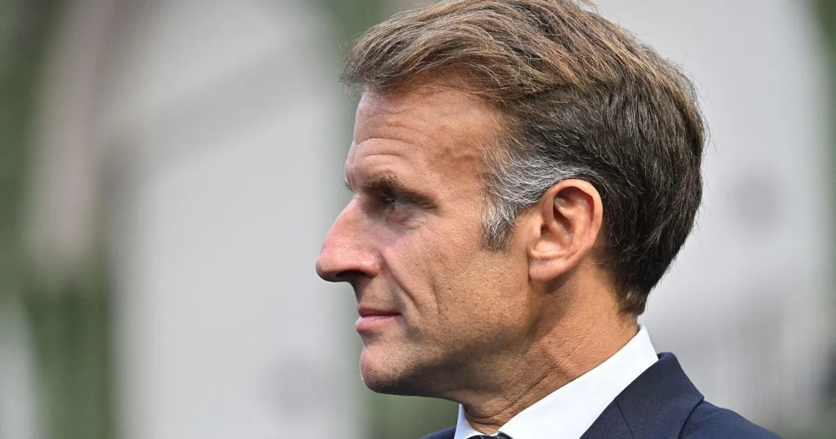 « Nous irons au bout » : Macron revient à la charge sur l’interdiction des réseaux sociaux aux moins de 15 ans, avec une version remaniée