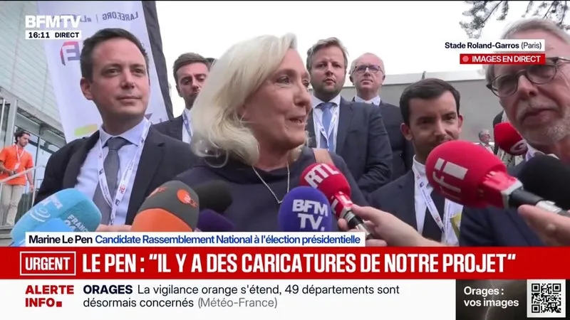 Présidentielle 2027: "Je reste extrêmement prudente à l'égard des sondages", explique Marine Le Pen (RN) en marge du débat au Medef