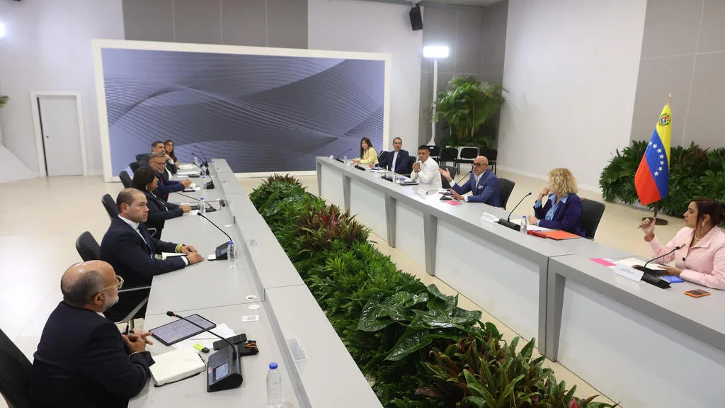 Dialogue politique au Venezuela: «La société civile porte aussi des revendications décisives»