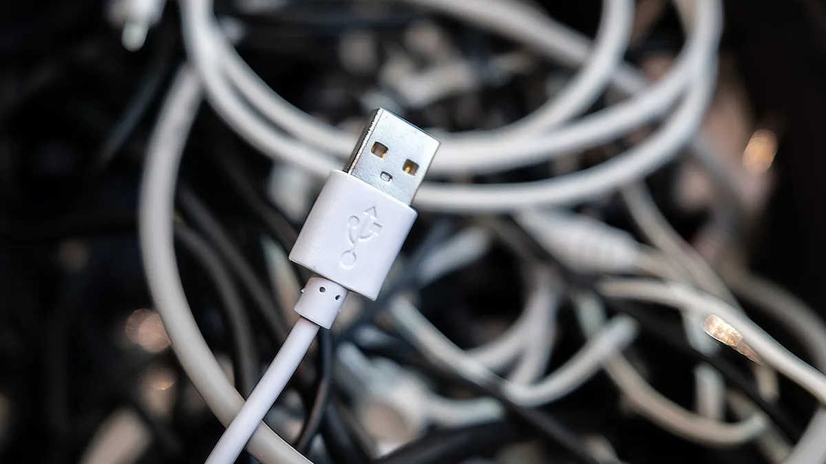What's the USB trident symbol for? How to know what kind of port you have