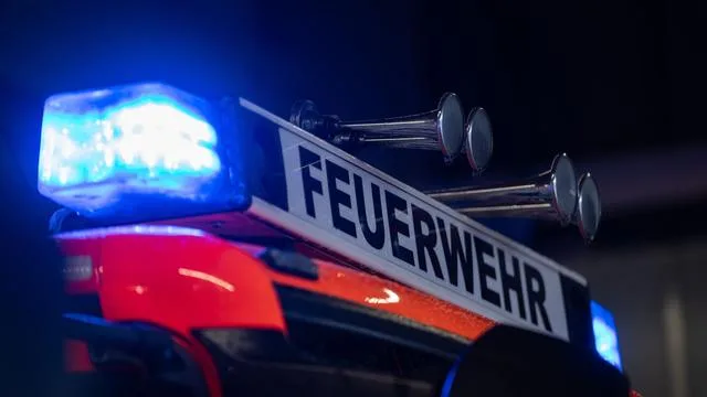 Brände: Frau bei Küchenbrand verletzt – 100.000 Euro Schaden