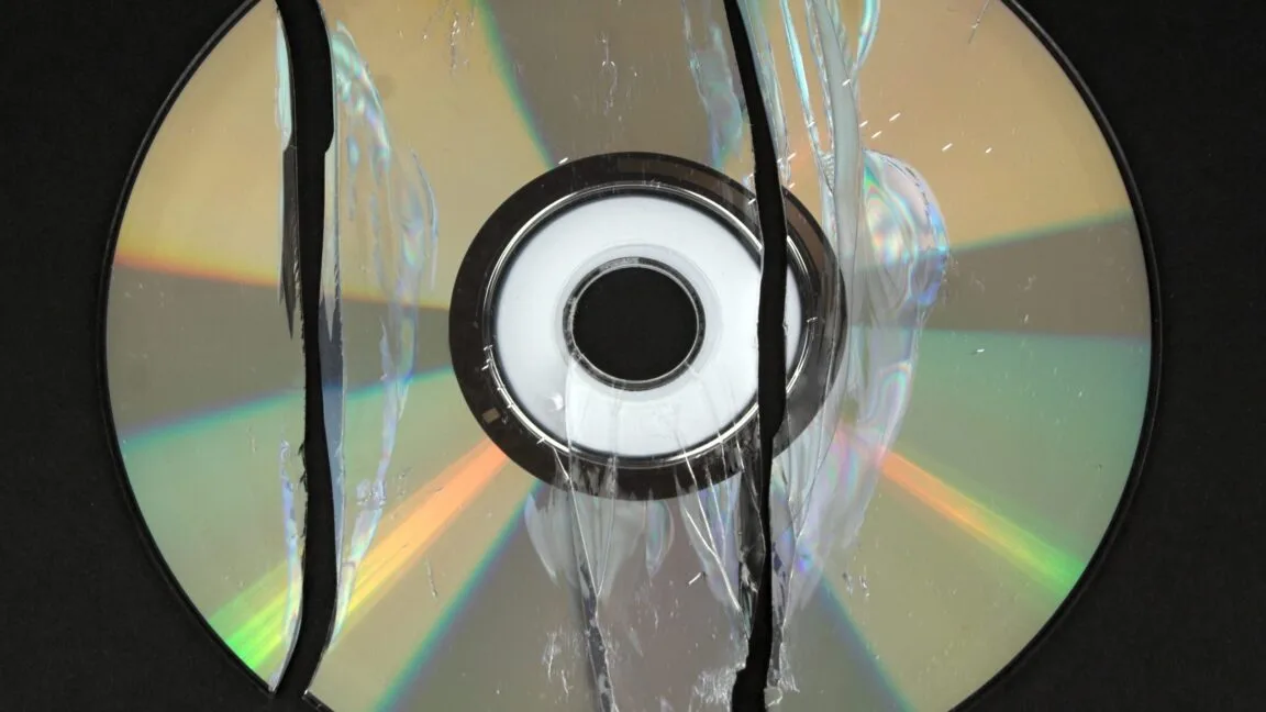 Xbox’s new disc-to-digital program gives physical games a digital future