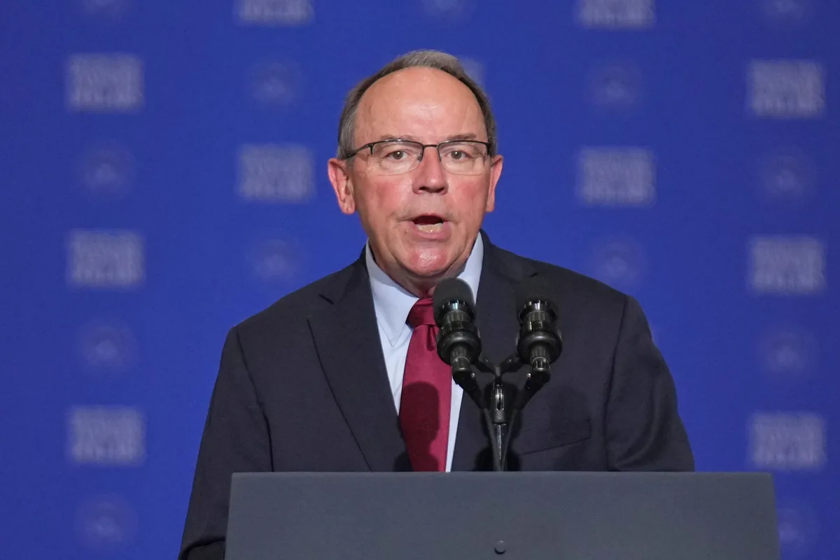 Wisconsin congressman survives emergency plane landing, swims to safety