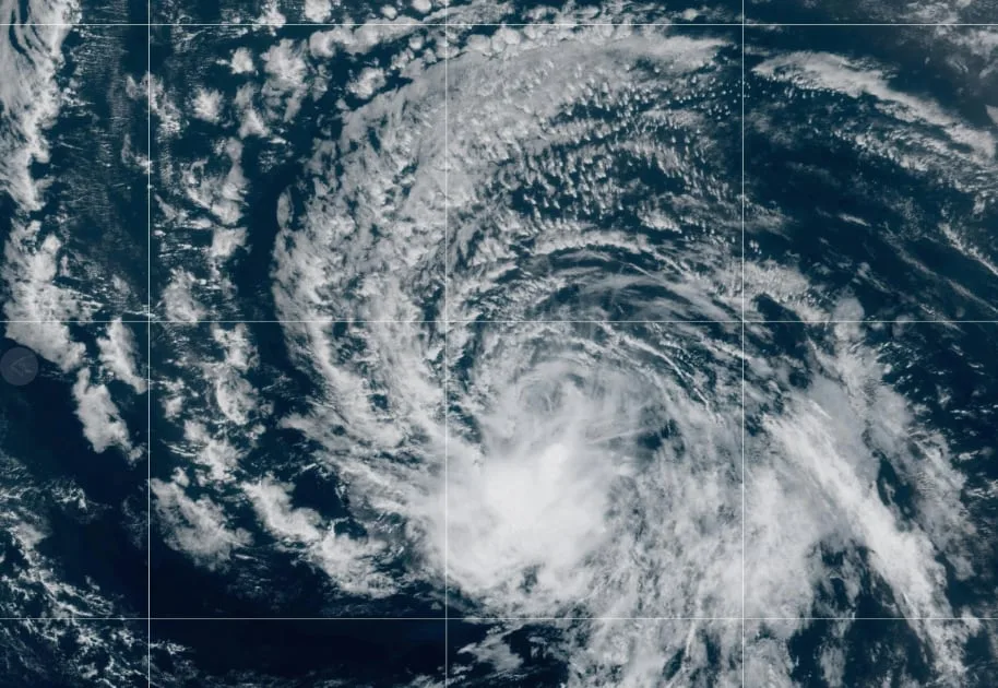 Tormentas Karina y Lowell podrían convertirse en huracán y Dolly provocaría fuertes precipitaciones en el Caribe