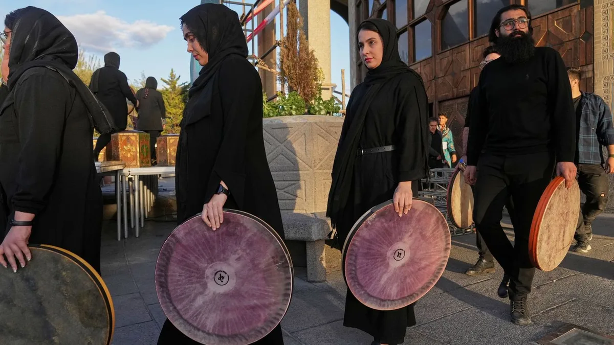 Ausnahmekünstler: Starmusiker Mohsen Namjoo nach gut 20 Jahren zurück im Iran
