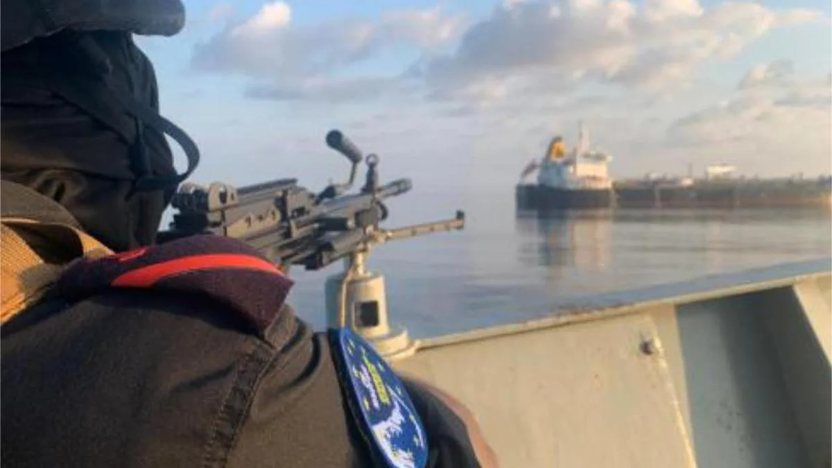 Somali pirates hijack oil tanker off Yemen