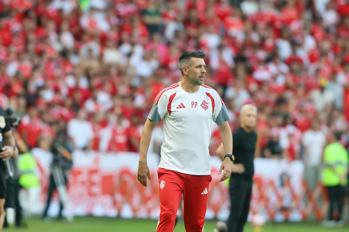 Técnico do Inter vê equilíbrio no Gre-Nal, mas alerta: "Mais importante é o Brasileirão"