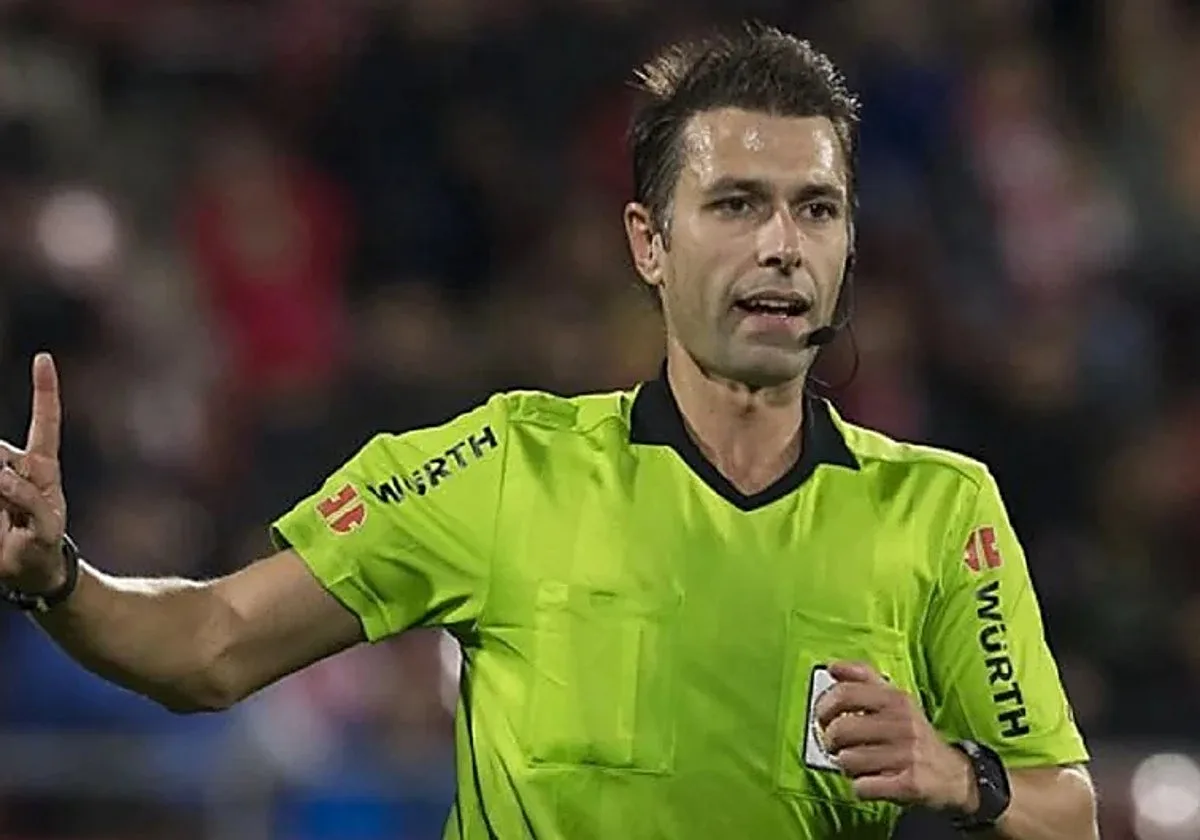 Adrián Cordero Vega, árbitro del Levante - Sevilla