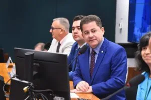Cezinha buscou membros do STF por interesses de mulher e ex-assessora de Lira