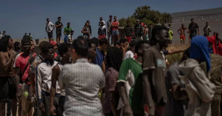 Ceuta dá 30 dias a Sánchez para resolver crise migratória