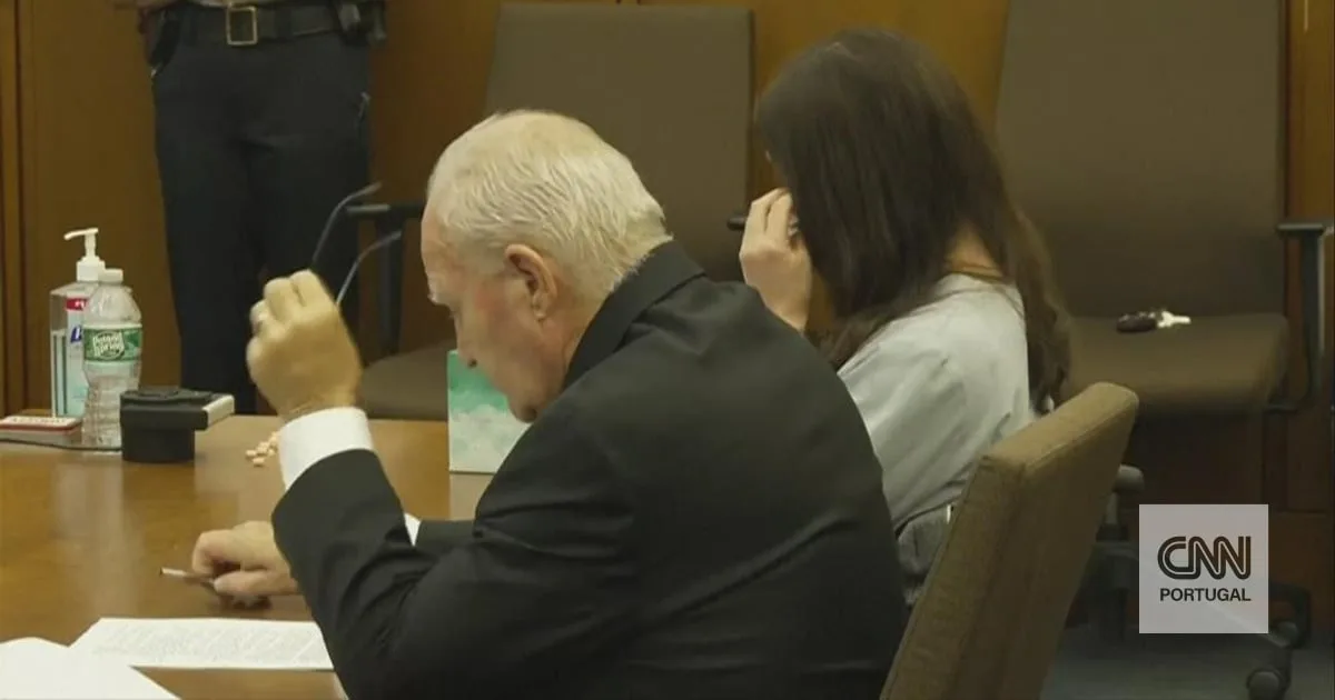 Em lágrimas: um dos momentos marcantes de Lindsay Clancy no tribunal