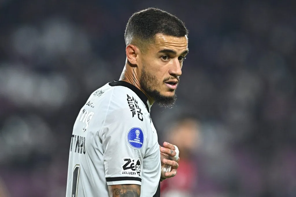 Santos define numeração da camisa de Coutinho; veja