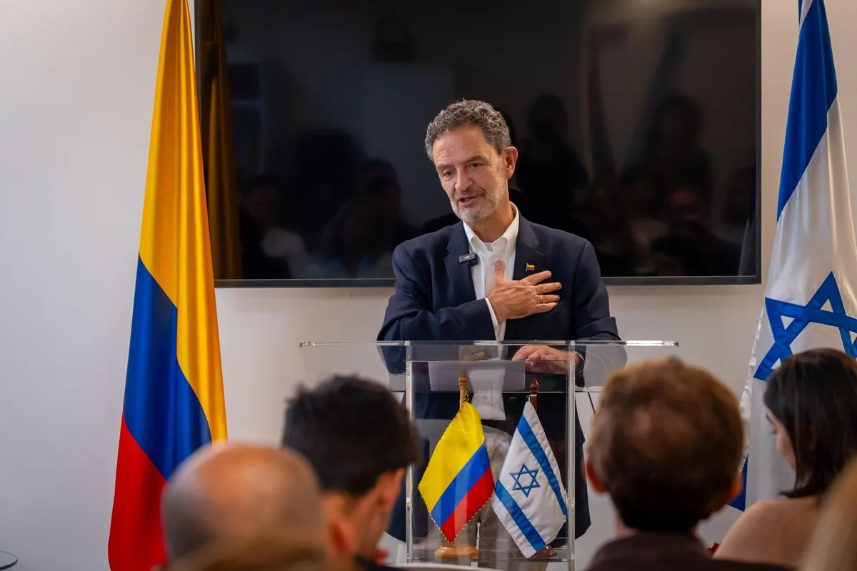 Canciller Omar Bula rindió homenaje a las víctimas de Hamas en Israel y reafirmó alianza bilateral: “Colombia es un aliado incondicional”