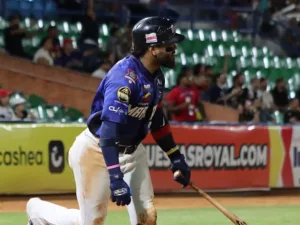 Tigres de Aragua arranca con triunfo firme ante Caribes