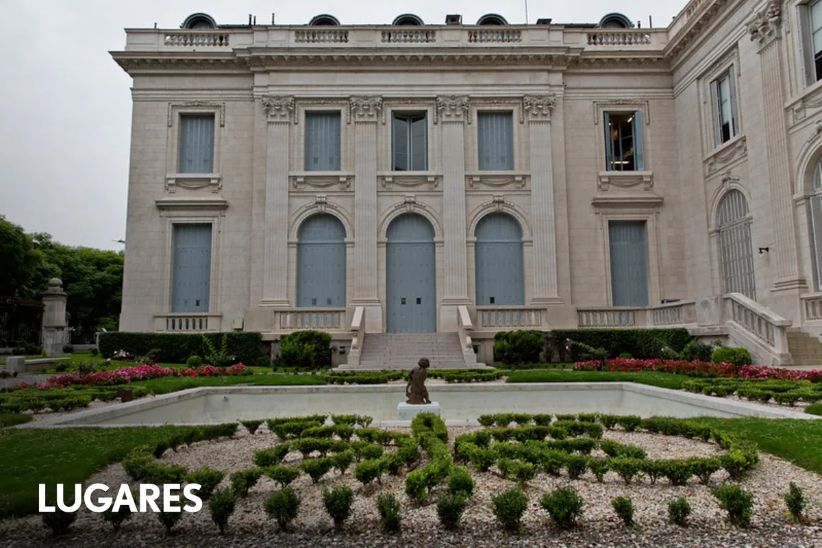 El dormitorio del Palacio Errázuriz que esperó más de un siglo para recuperar su brillo