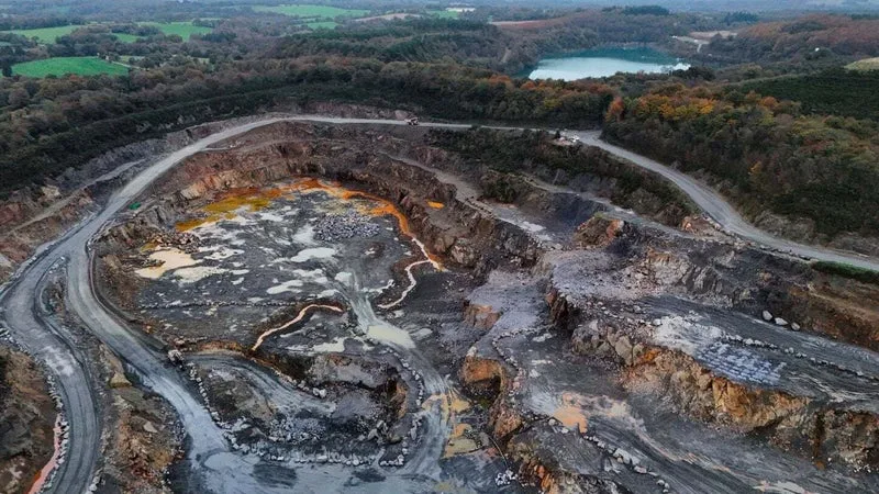 "L'UE ne peut se permettre d'ignorer le Vietnam": Bruxelles veut se rapprocher du pays asiatique pour se fournir en minerais stratégiques sans dépendre de la Chine
