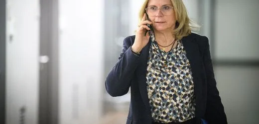 Künstliche Intelligenz: Bundestagsvize Andrea Lindholz (CSU) warnt vor KI-Reden im Bundestag