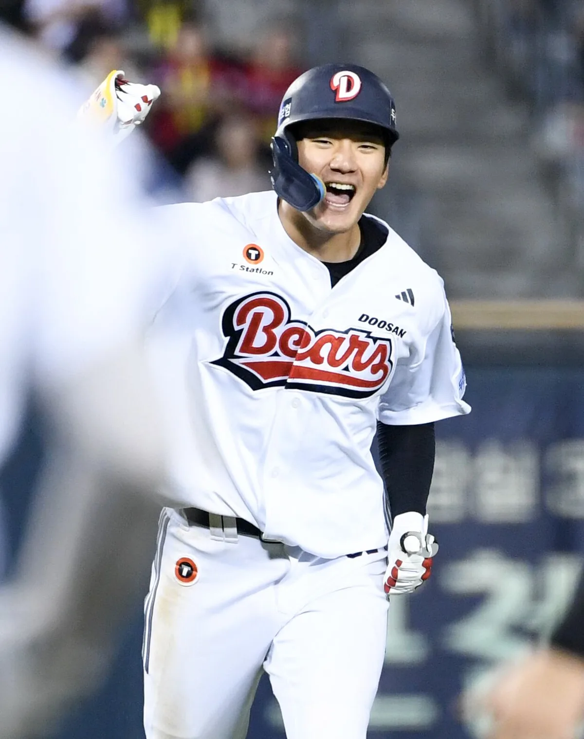 안재석 끝내기 안타...4위 두산, 5위 KIA에 3대2 역전승