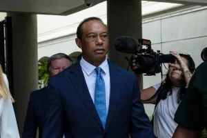 Tiger Woods perde direito de dirigir por cinco anos após acidente na Flórida