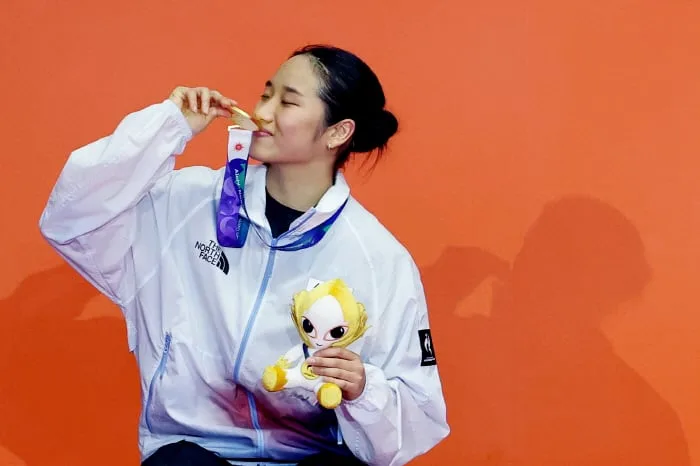 "벌써 뛰어?" 야마구치-왕즈이 오열각! 아시안게임 2연패 미션 달성한 '56승1패' 안세영, 단일 시즌 최다승 도전...덴마크 오픈 출격!