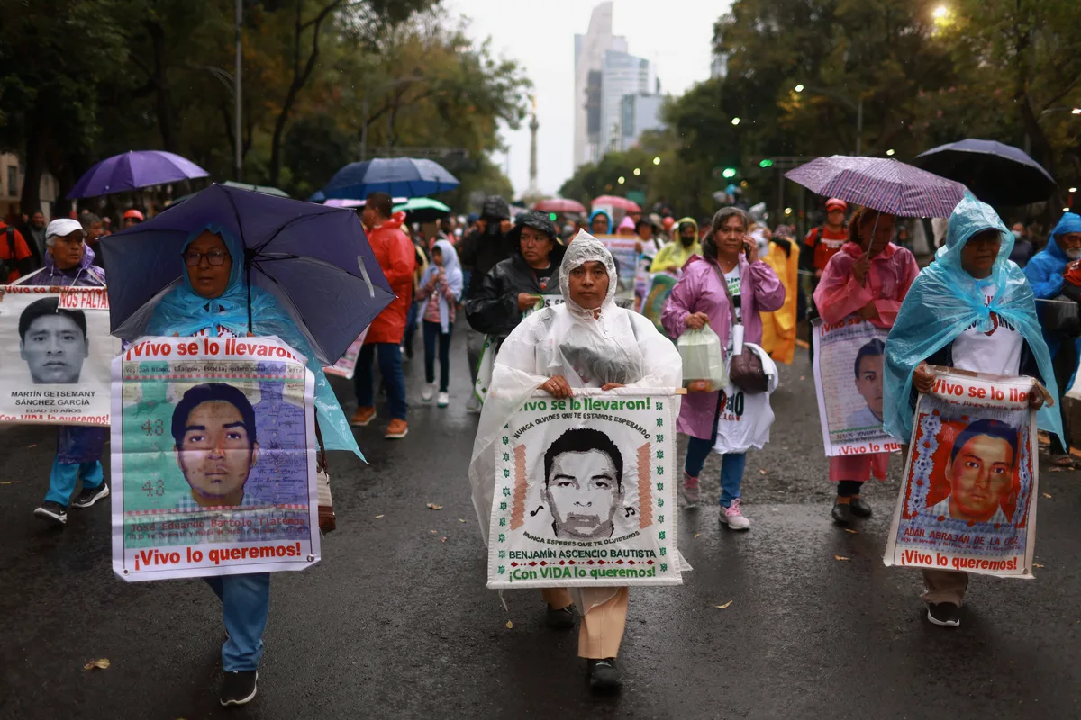 Expertos que conformaron el GIEI están descartados para nueva investigación sobre caso Ayotzinapa, subraya Sheinbaum