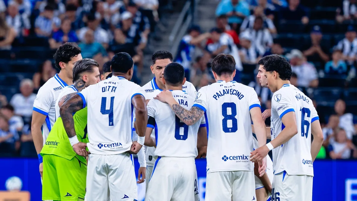 Tuca Ferretti explota contra elemento de Cruz Azul y lo acusa de acabar con la armonía del equipo