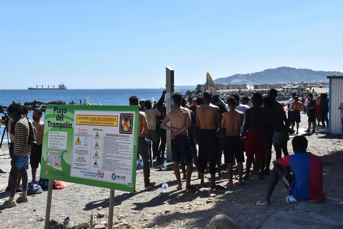 UNICEF urge a identificar y trasladar a lugares "seguros" a los menores migrantes que permanecen en Ceuta