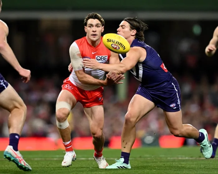 Sydney Swans v Fremantle Dockers: AFL preliminary final – live
