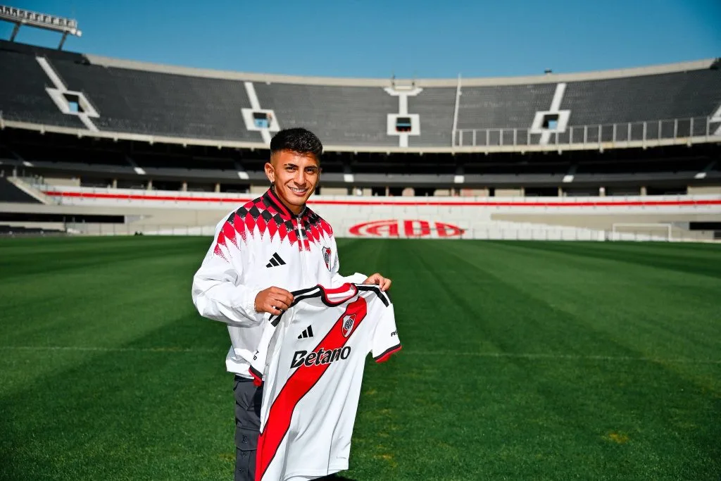 River Plate anuncia contratação de alvo do Flamengo no mercado