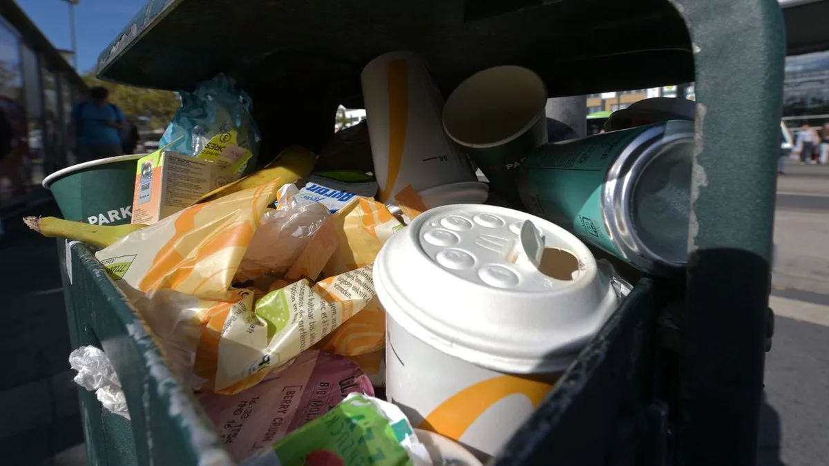 Umstrittene Regelung: Verpackungssteuer in Freiburg vor dem Neustart?