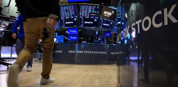 Wall Street e Bolsas se recuperam com alívio no petróleo após fala de Trump
