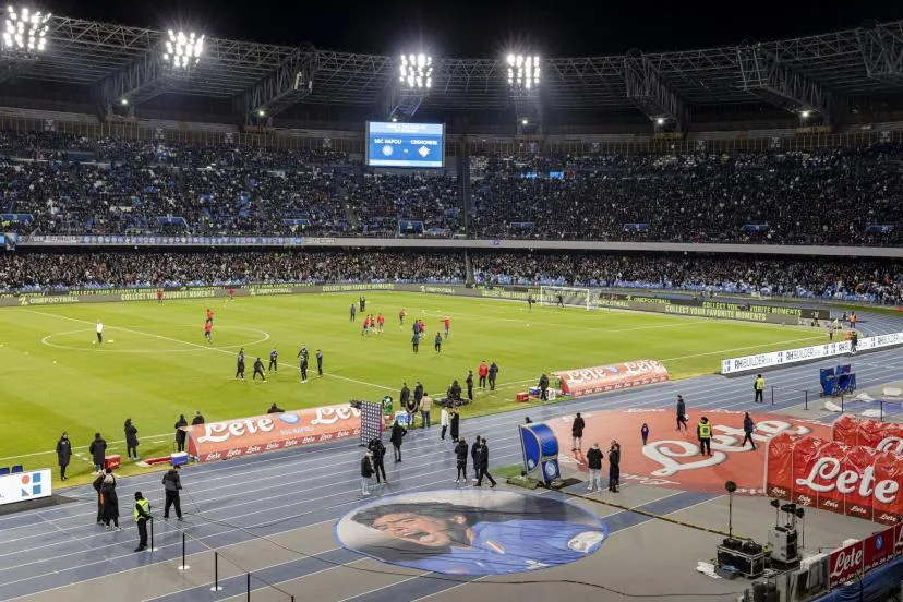 Le président de Naples Aurelio De Laurentiis espère un nouveau stade et un nouveau centre d'entraînement