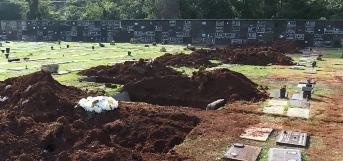 Corpo está há mais de um mês à espera de sepultamento por falta de vagas em cemitério no Paraná