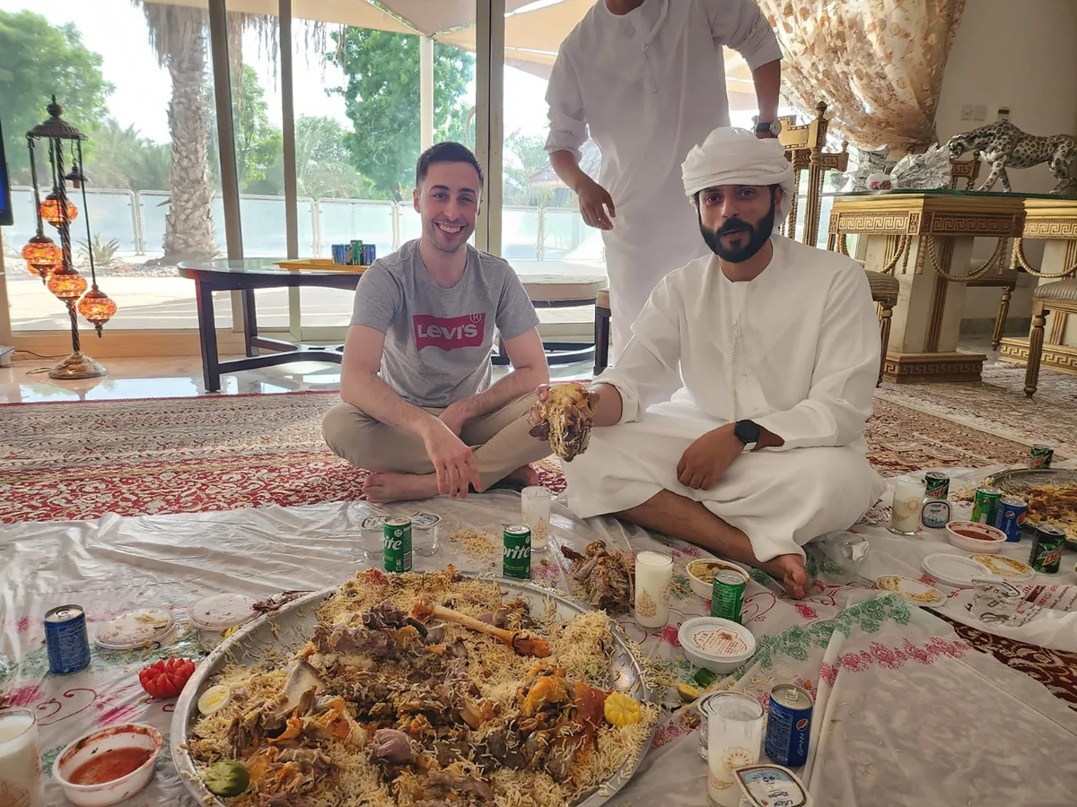 De Reconquista a Abu Dhabi, ida y vuelta: la increíble historia del economista que asesoró al Emirato más rico del Golfo Pérsico